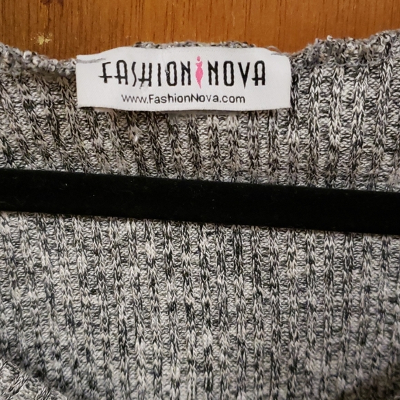 Long Sleeve Crop Top w/ Hood - Picture 3 of 6